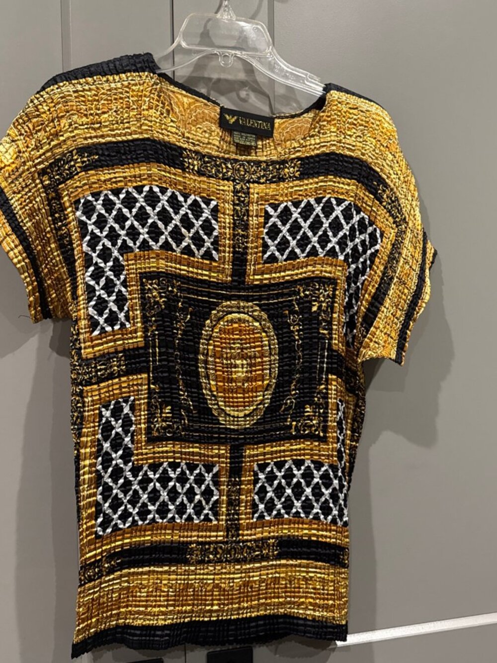VTG Valentina Polyester women Top Made In Korea One Size gold black